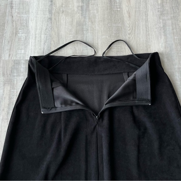 UNBRANDED Black Suede Like Pencil Skirt Size 12P - Picture 3 of 5